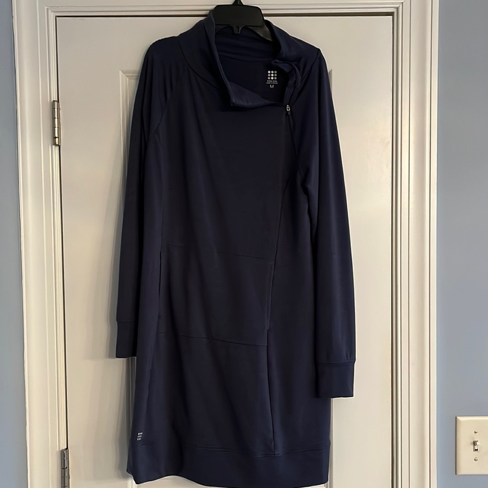 Size medium title nine dress.